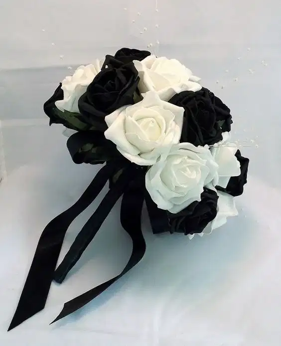 Black and White Floral Bouquet - Ramos
