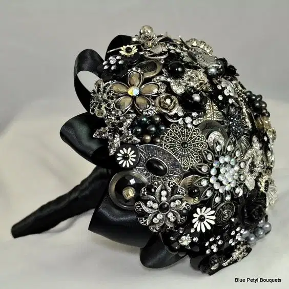 Black Brooch Bouquet - Ramos