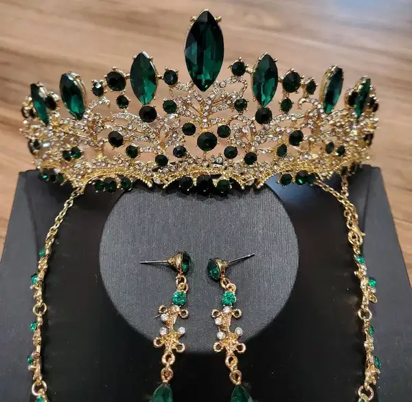 Stunning Emerald Green Tiara - Headpieces