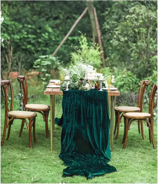 Emerald Green Outdoor Inspo - Party Vibes