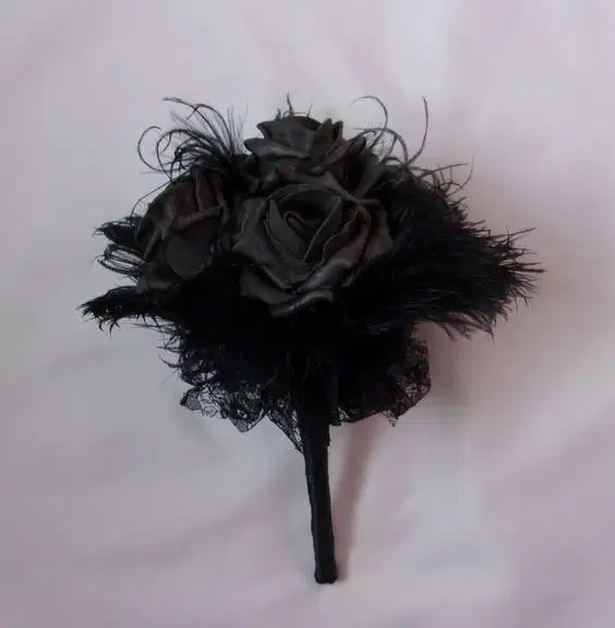Black Feather Bouquet: - Ramos
