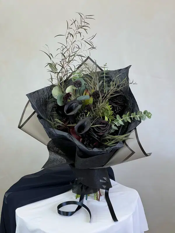 Wednesday Mysterious Bouquet in Black - Ramos