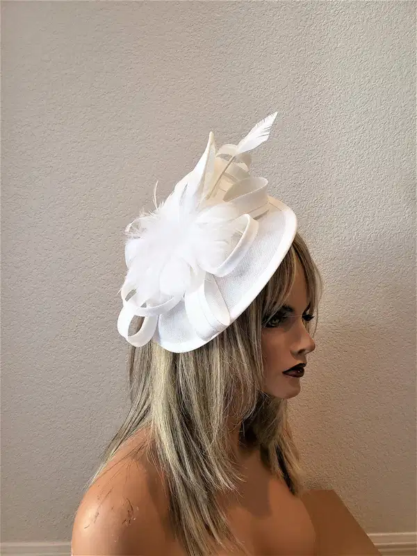 White Fascinator Feather Bow Hat - Quinceañera Headpieces
