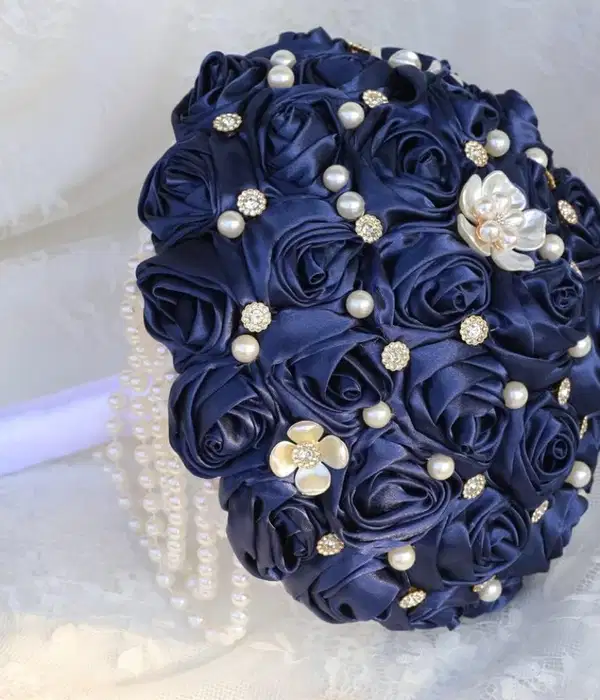 Navy Blue Pearl Accent Ramo - Ramos
