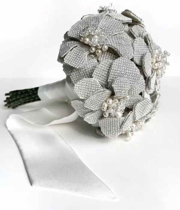Starlight Gray Crystal Flower Bouquet - Ramos
