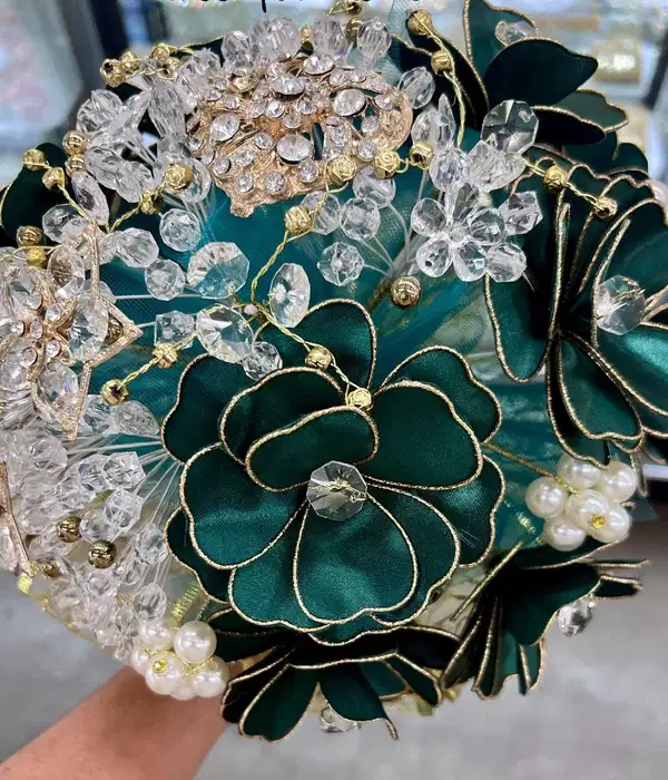 Emerald Green Quinceañera Ramo - Ramos