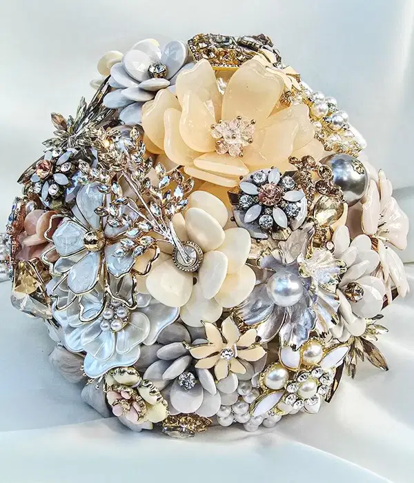 Elegant Brooch Bouquet - Ramos