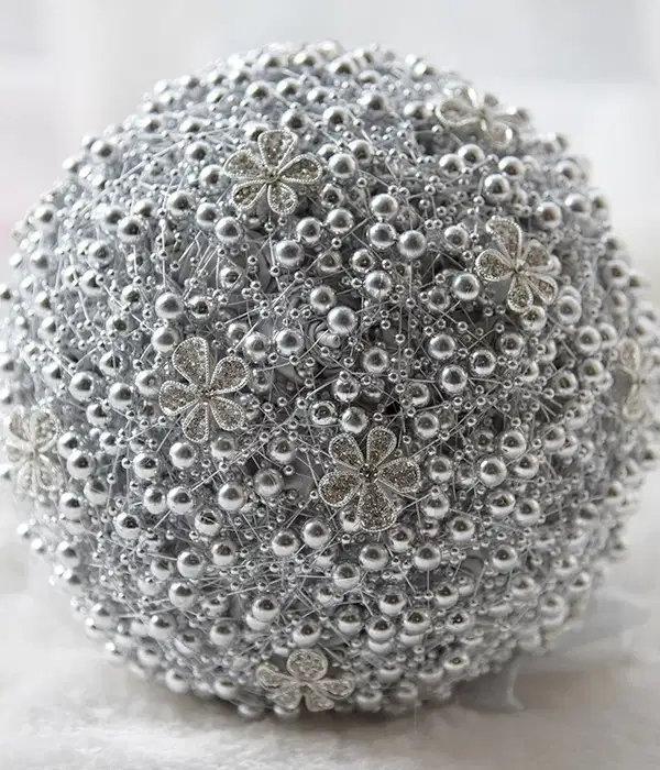 Silver Pearl Mis Quince Bouquet - Ramos