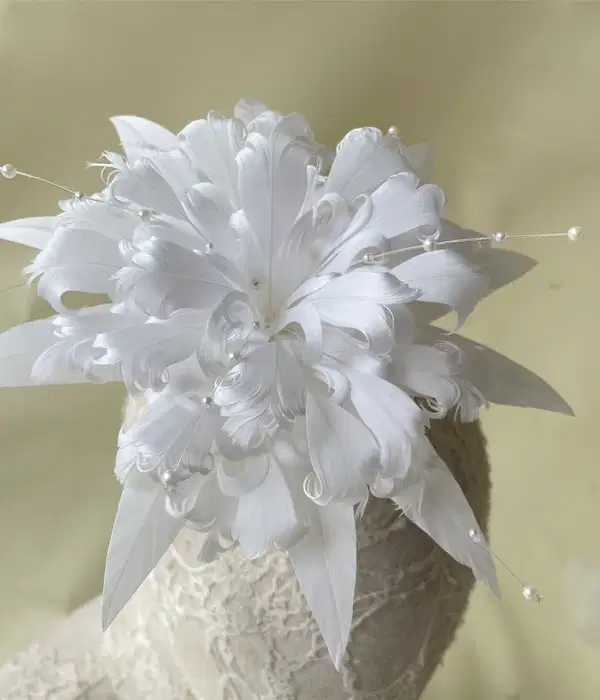 Feather and Pearl Flower Bouquet - Ramos