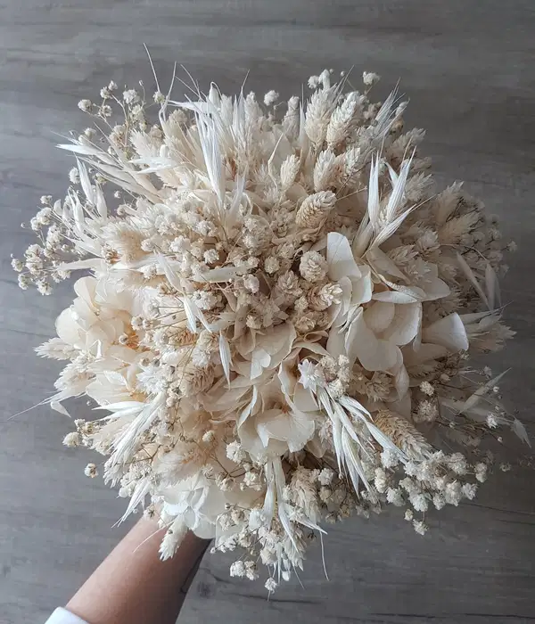 White Winter Wonderland Bouquet - Quinceañera Ramos